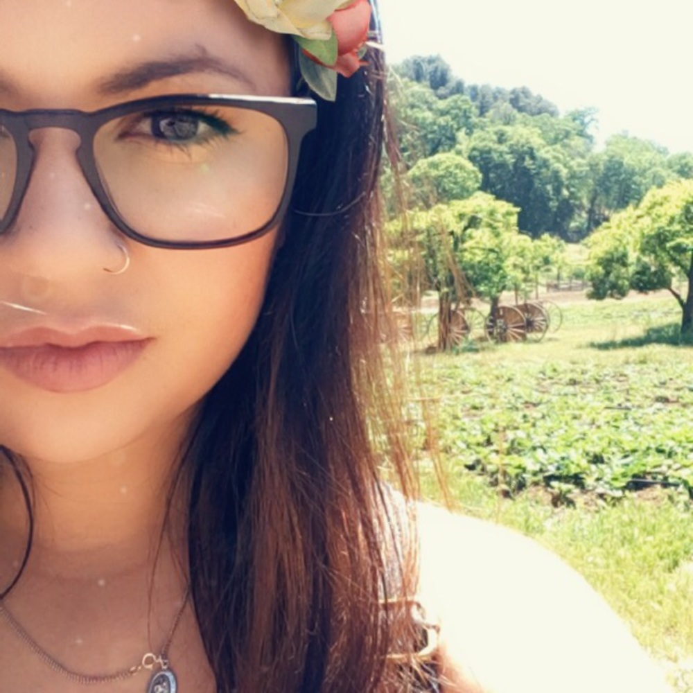 Meet your Posher, Alicia